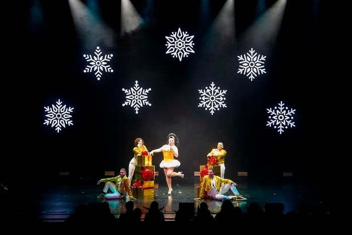 Photos: Jinkx Monsoon and BenDeLaCreme Kick Off 2025 Holiday Tour  Image