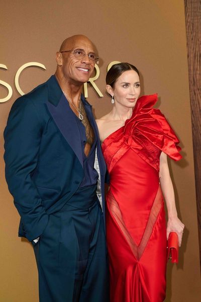 Dwayne Johnson and Emily Blunt  Photo
