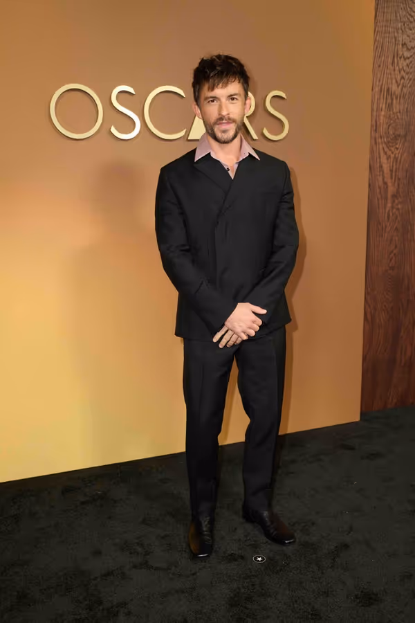 Jonathan Bailey  Photo