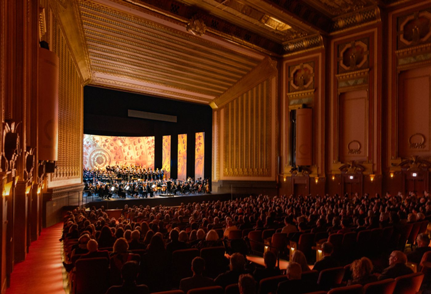 Photos: CARMINA BURANA At Lyric Opera Of Chicago  Image