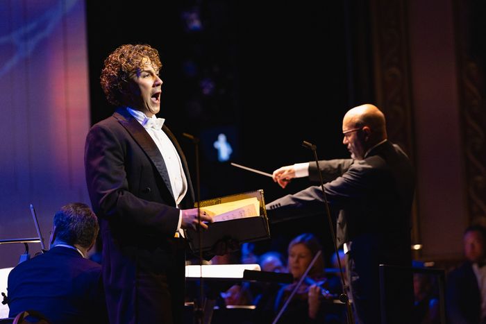 Photos: CARMINA BURANA At Lyric Opera Of Chicago — photo 10 of 11