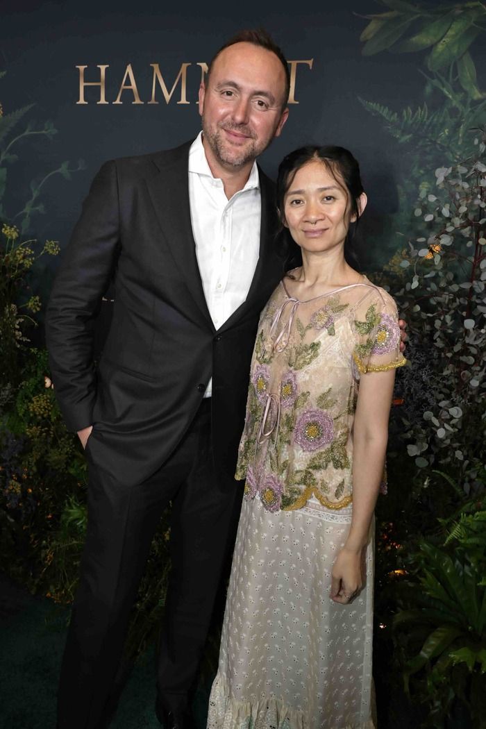 Photos: HAMNET Holds Los Angeles Premiere with Jessie Buckley, Steven Spielberg, & More  Image