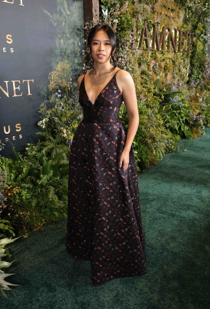 Photos: HAMNET Holds Los Angeles Premiere with Jessie Buckley, Steven Spielberg, & More  Image