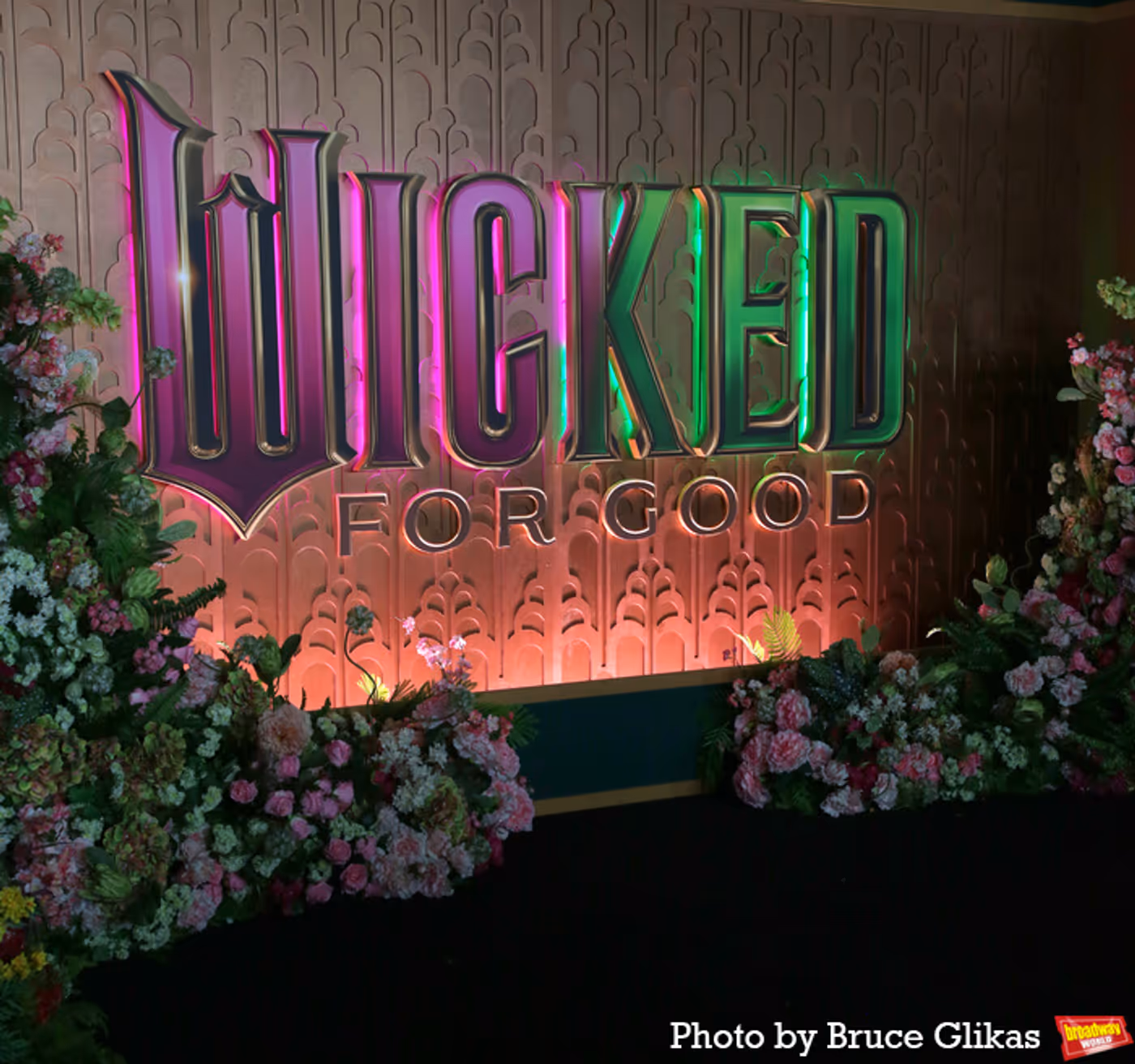 Photos: Ariana Grande, Cynthia Erivo and More at WICKED: FOR GOOD New York Premiere  Image