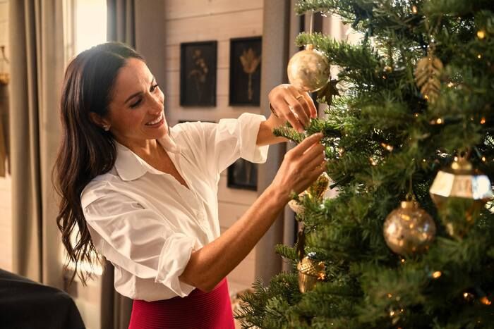 Video/Photos: First Look at WITH LOVE, MEGHAN Holiday Special  Image