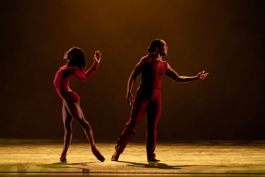 Review: COMPLEXIONS CONTEMPORARY BALLET at The Joyce Theater-Exquisite Image