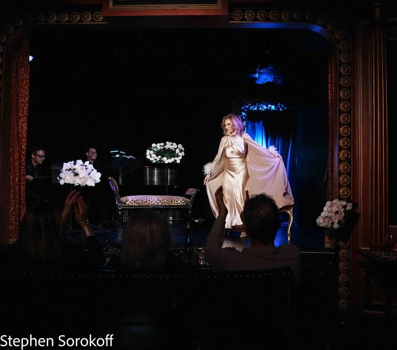 Review: Yanna Avis Premieres 'DIVINE SARAH' at the Triad Theatre Image