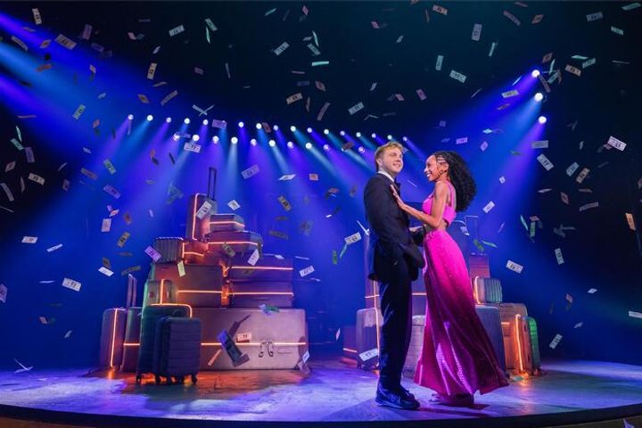 Two Strangers (Carry a Cake Across New York) Production Photo