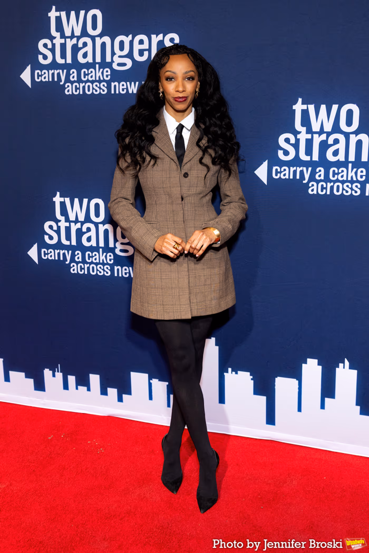 Photos: On The Opening Night Red Carpet For TWO STRANGERS CARRY A CAKE ACROSS NEW YORK  Image