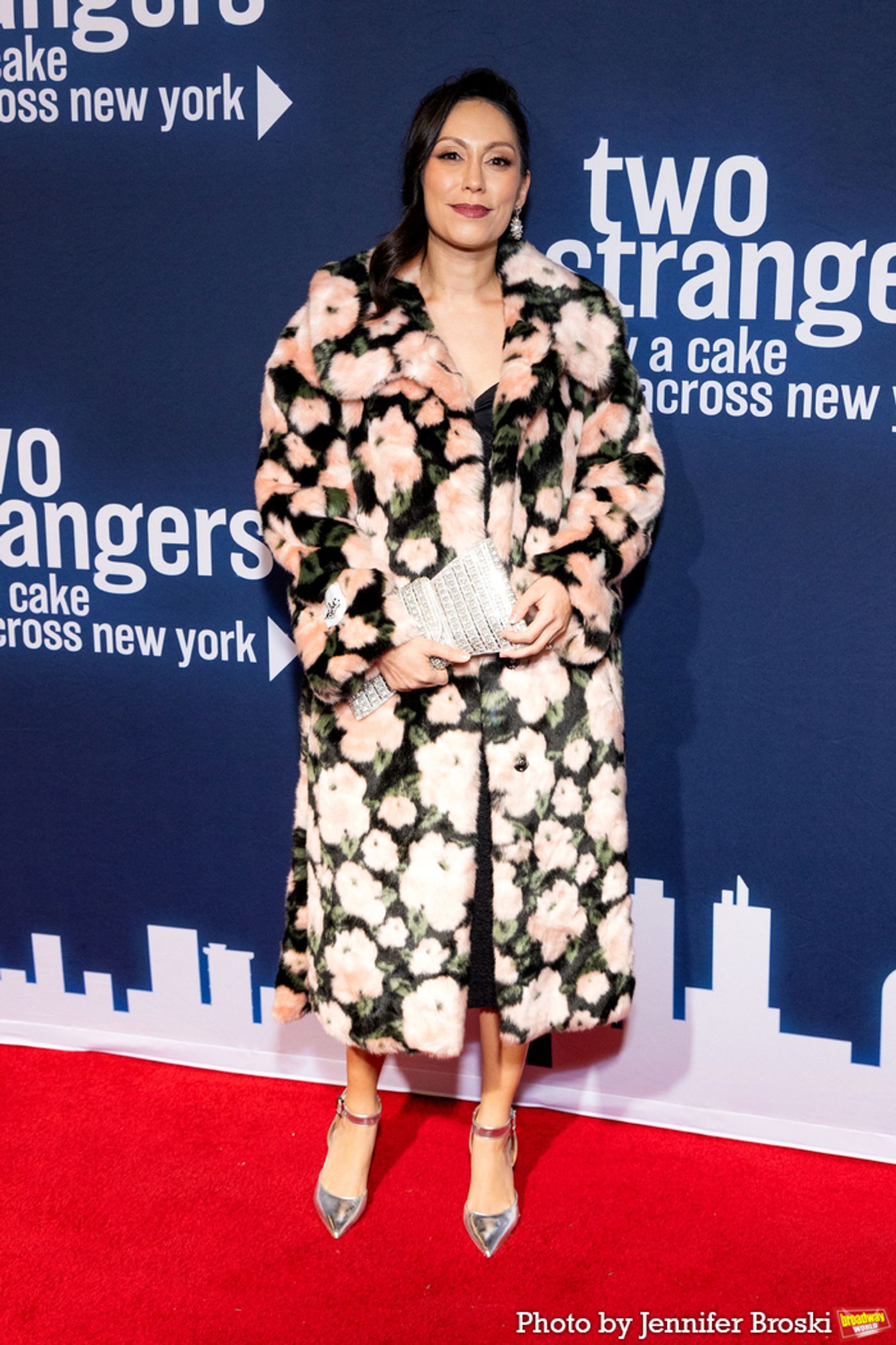 Photos: On The Opening Night Red Carpet For TWO STRANGERS CARRY A CAKE ACROSS NEW YORK  Image