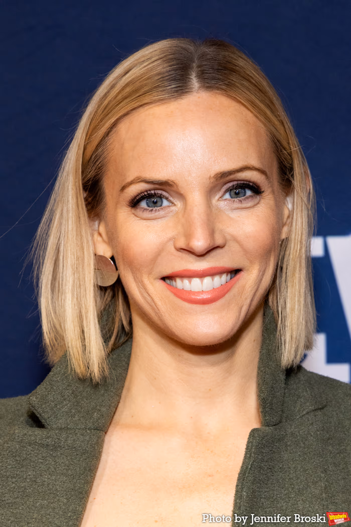 Photos: On The Opening Night Red Carpet For TWO STRANGERS CARRY A CAKE ACROSS NEW YORK  Image