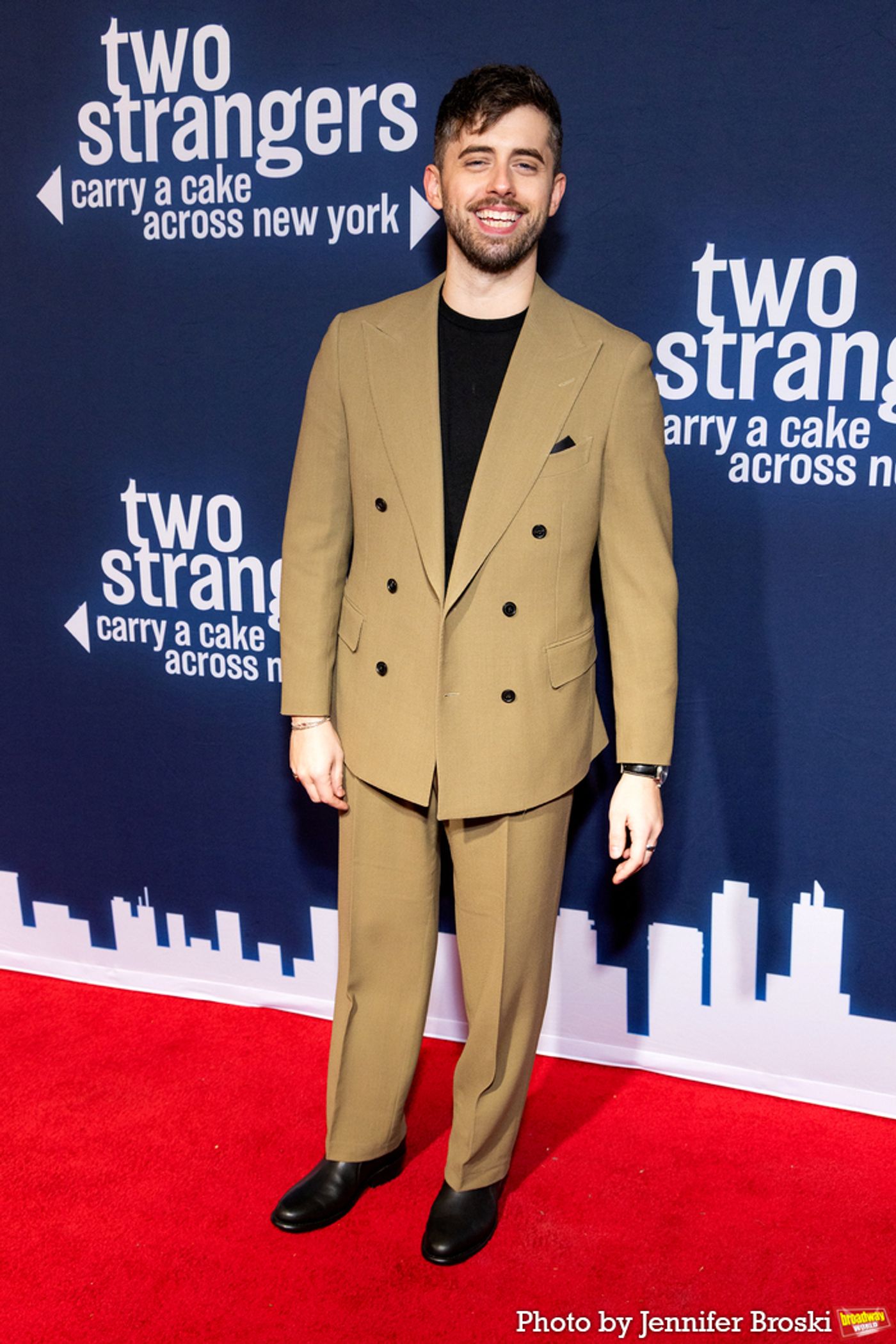 Photos: On The Opening Night Red Carpet For TWO STRANGERS CARRY A CAKE ACROSS NEW YORK  Image