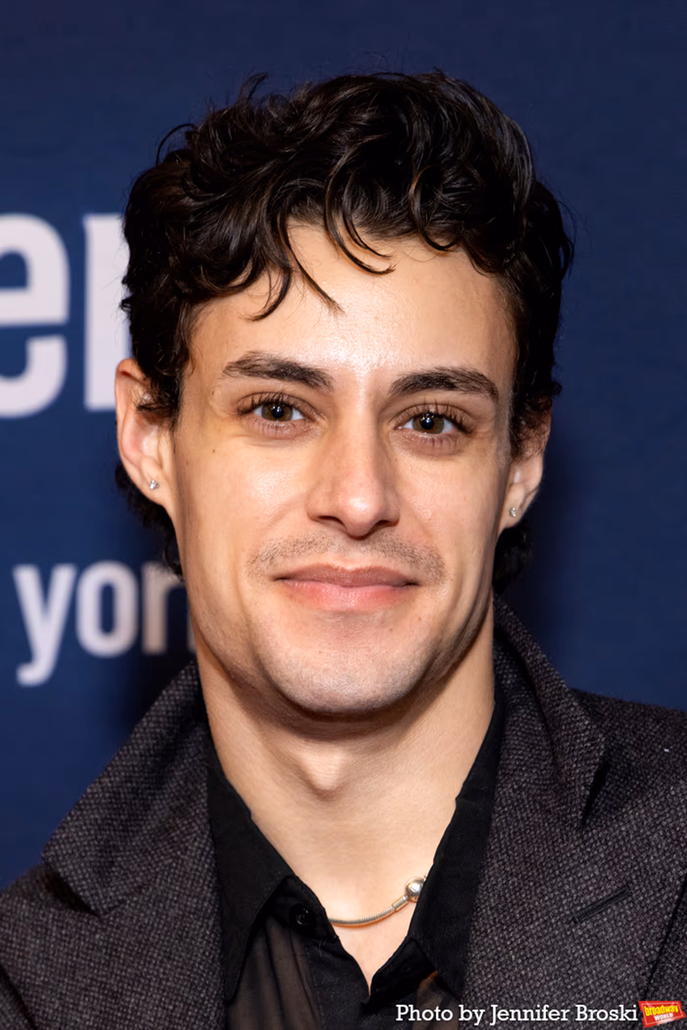 Photos: On The Opening Night Red Carpet For TWO STRANGERS CARRY A CAKE ACROSS NEW YORK  Image