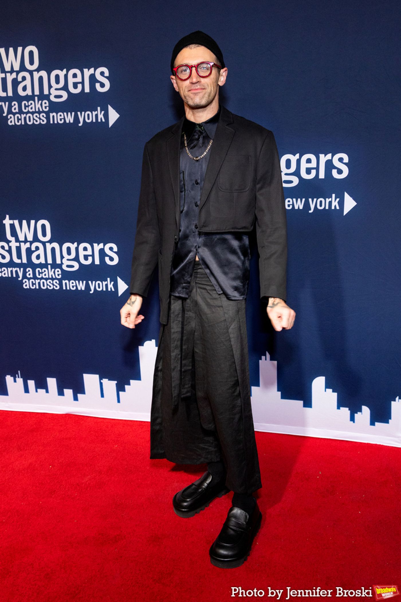 Photos: On The Opening Night Red Carpet For TWO STRANGERS CARRY A CAKE ACROSS NEW YORK  Image