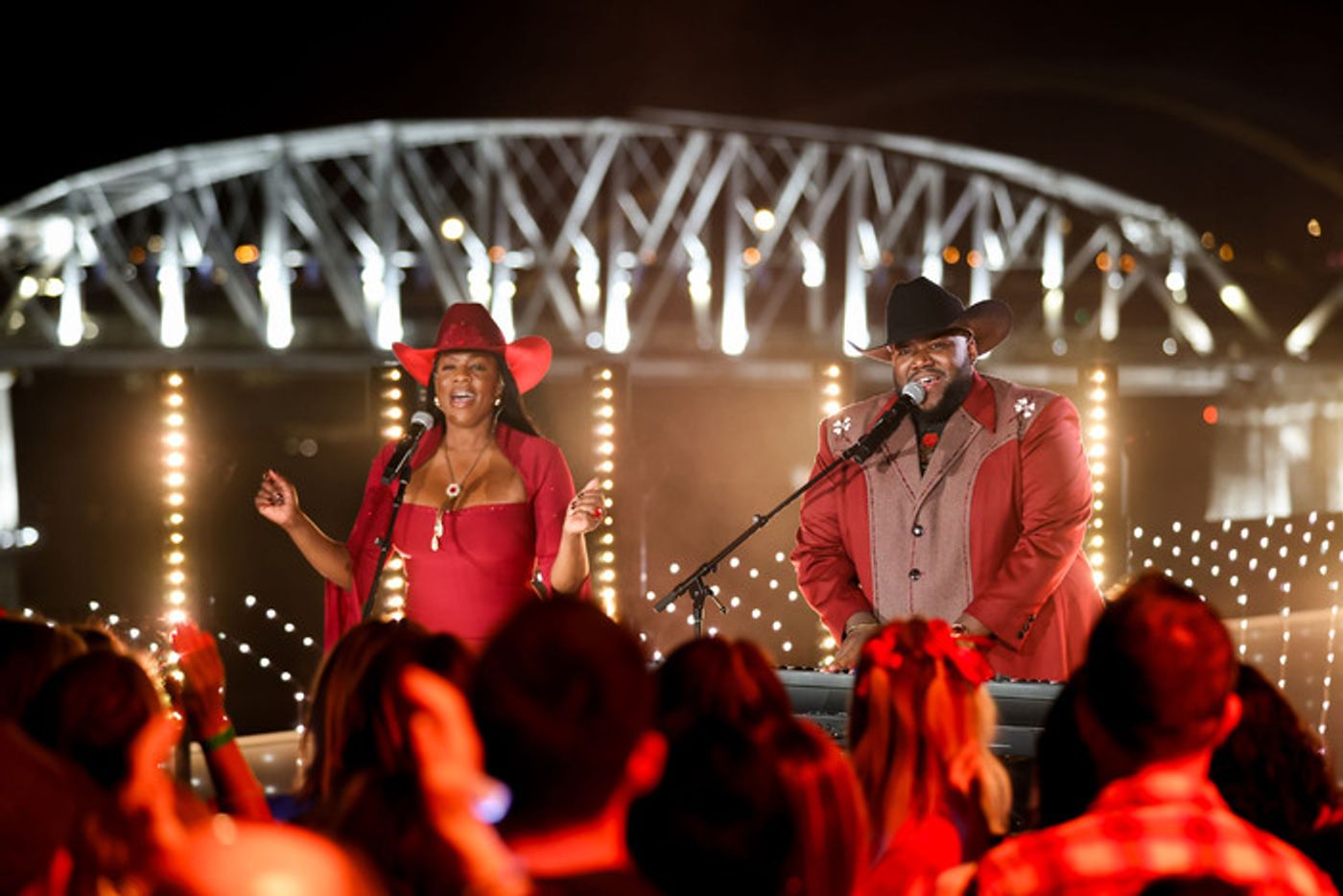 Photos: First Look at NBC's CHRISTMAS IN NASHVILLE Country Music Holiday Special  Image