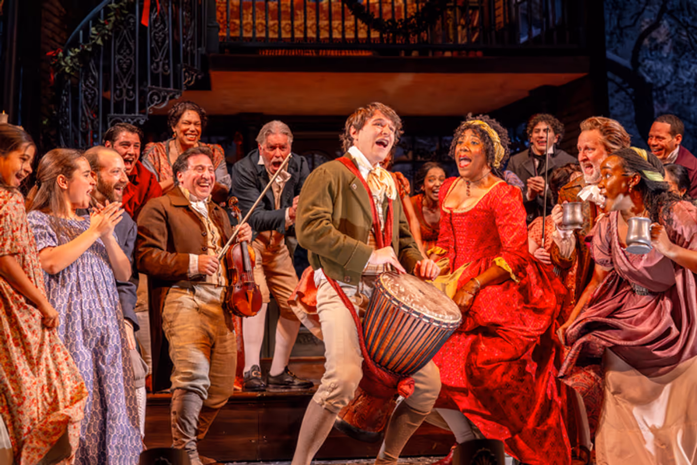 Photos: A CHRISTMAS CAROL At Goodman Theatre  Image