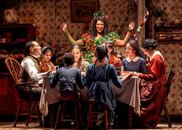 Photos: A CHRISTMAS CAROL At Goodman Theatre — photo 3 of 10