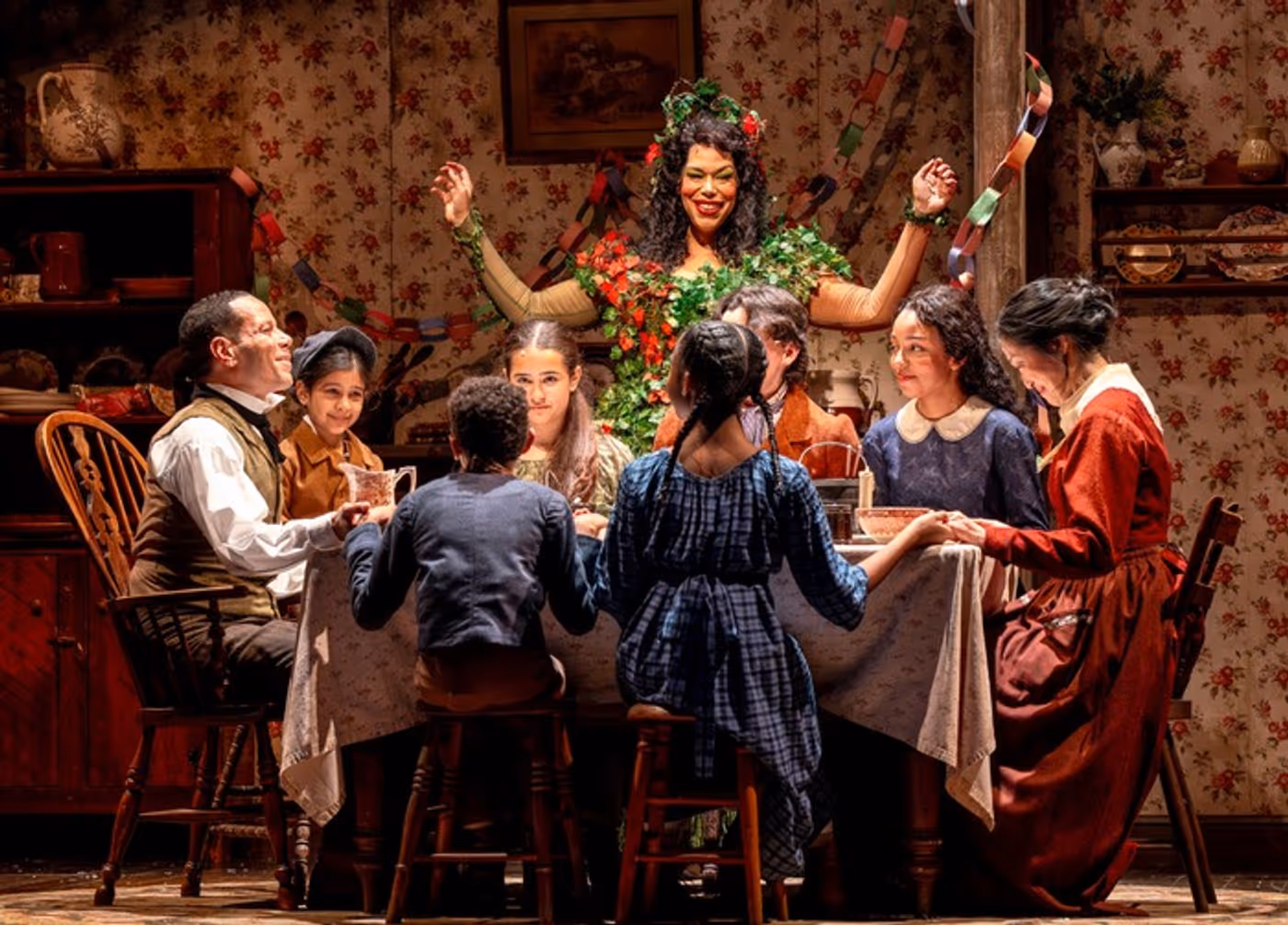 Photos: A CHRISTMAS CAROL At Goodman Theatre  Image