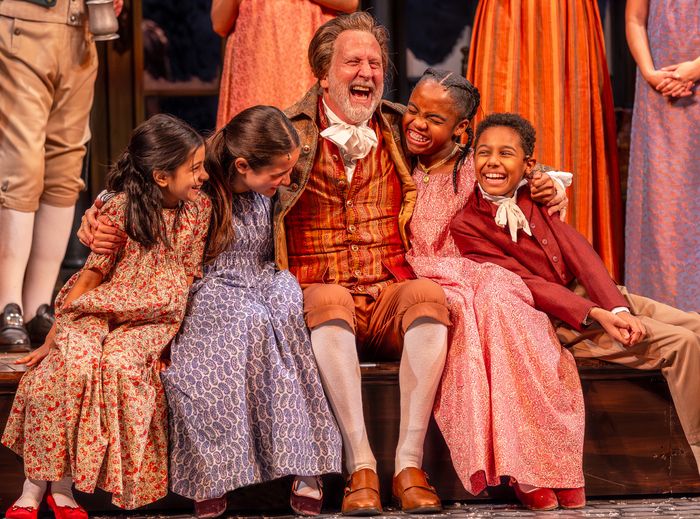 Photos: A CHRISTMAS CAROL At Goodman Theatre — photo 5 of 10