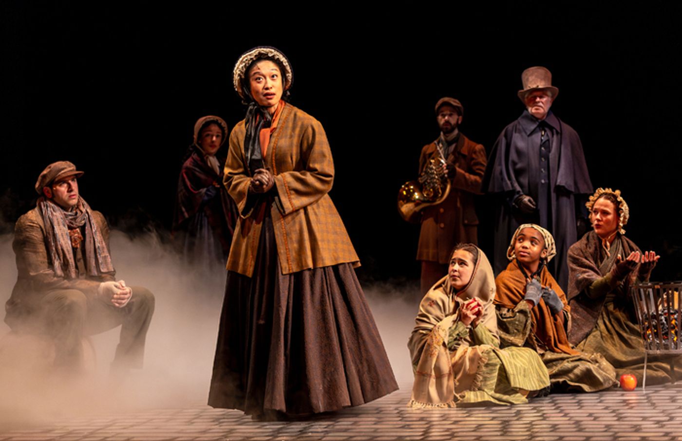 Photos: A CHRISTMAS CAROL At Goodman Theatre  Image