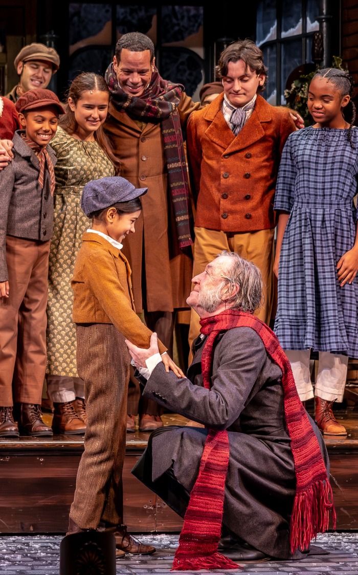 Photos: A CHRISTMAS CAROL At Goodman Theatre — photo 9 of 10