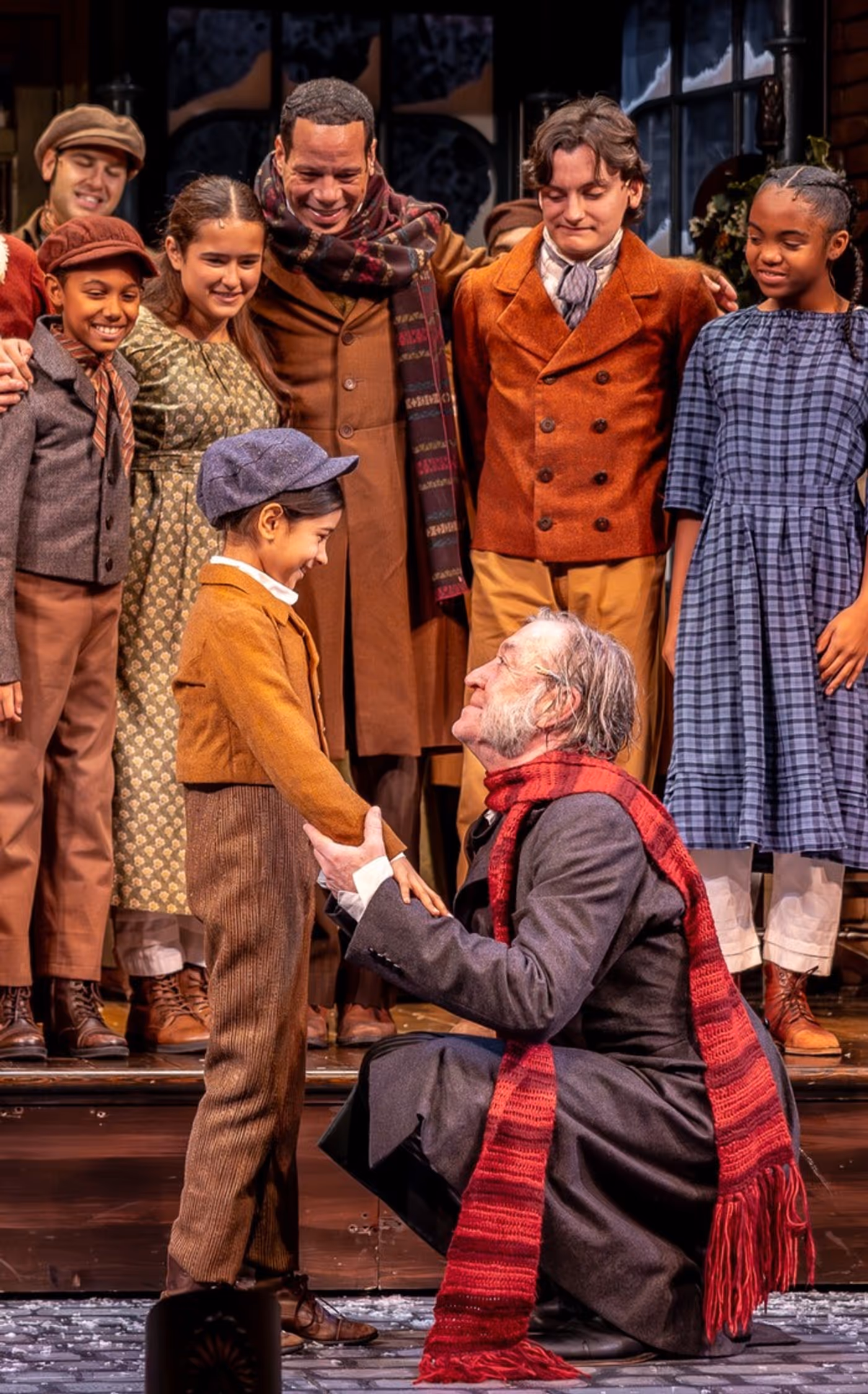 Photos: A CHRISTMAS CAROL At Goodman Theatre  Image