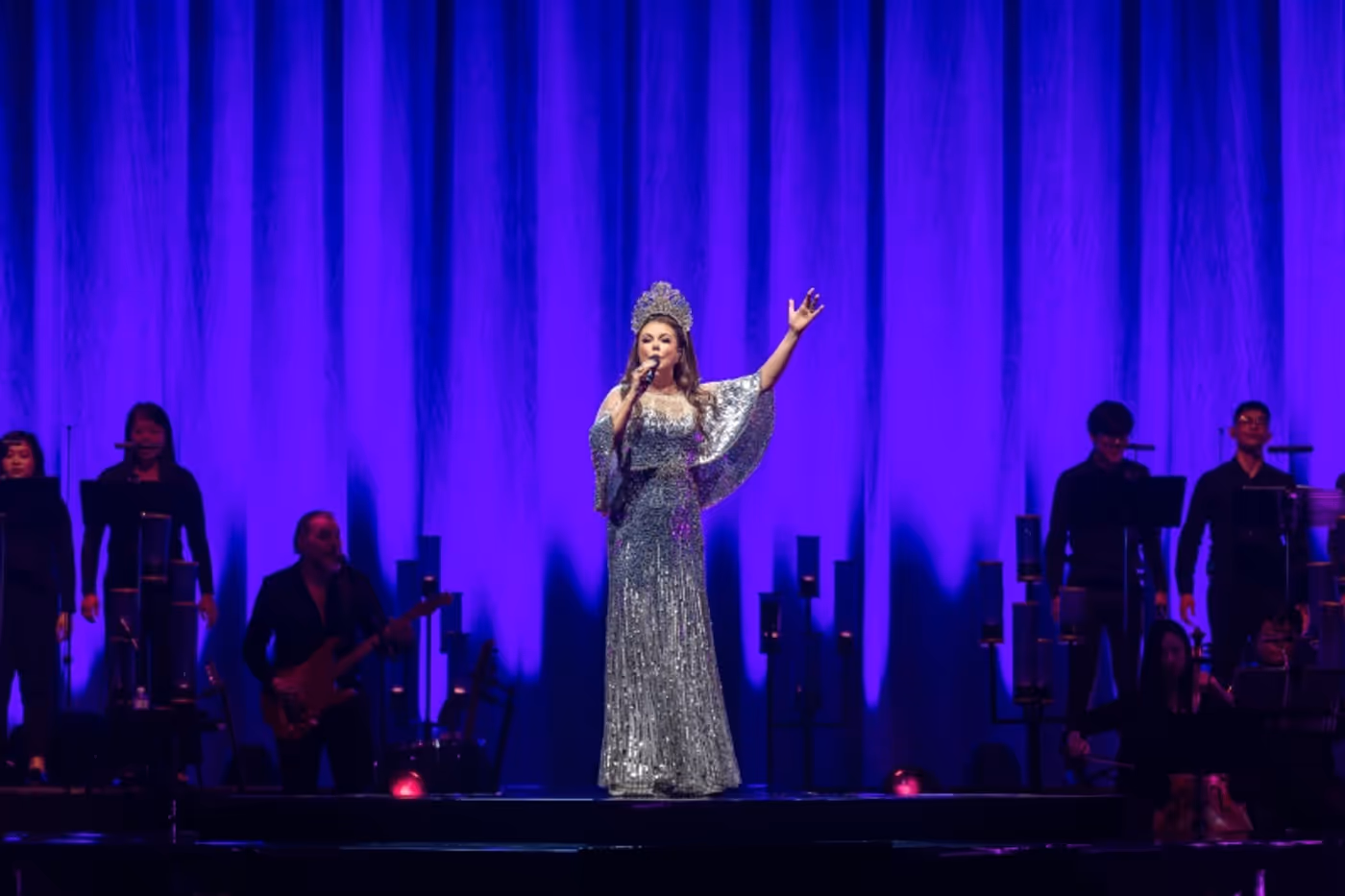Interview: Sarah Brightman Previews Holiday Tour & Reflects on SUNSET BOULEVARD Interview: Sarah Brightman Previews Holiday Tour & Reflects on SUNSET BOULEVARD Image
