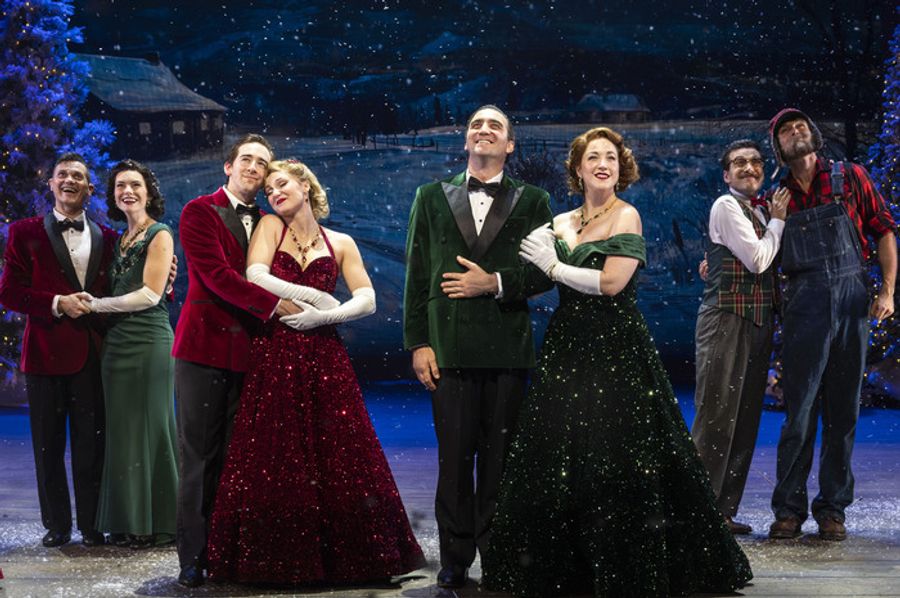 Photos: Irving Berlin’s WHITE CHRISTMAS at the Paramount Theatre Image