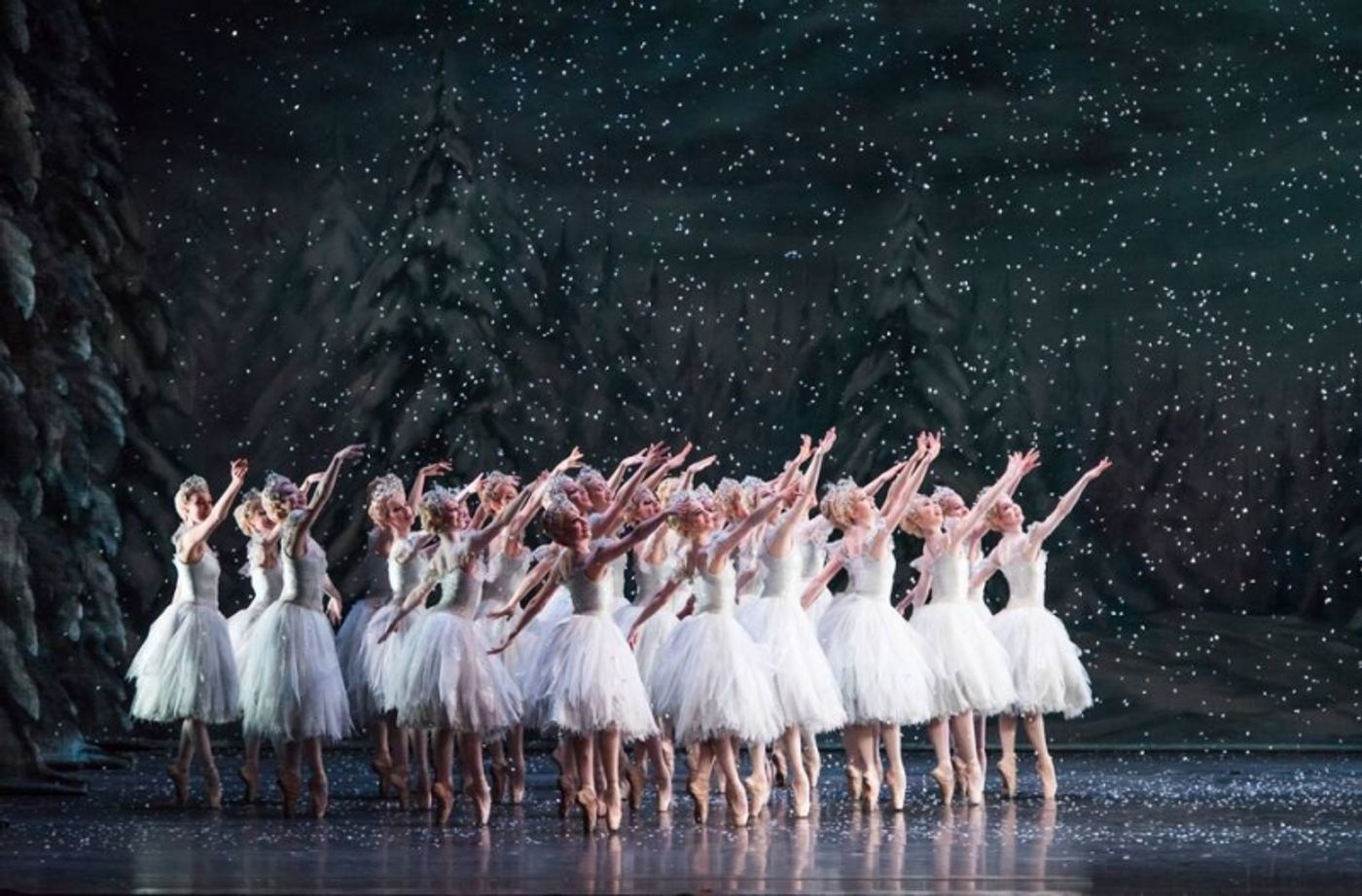 Review: THE NUTCRACKER, Royal Ballet And Opera  Image