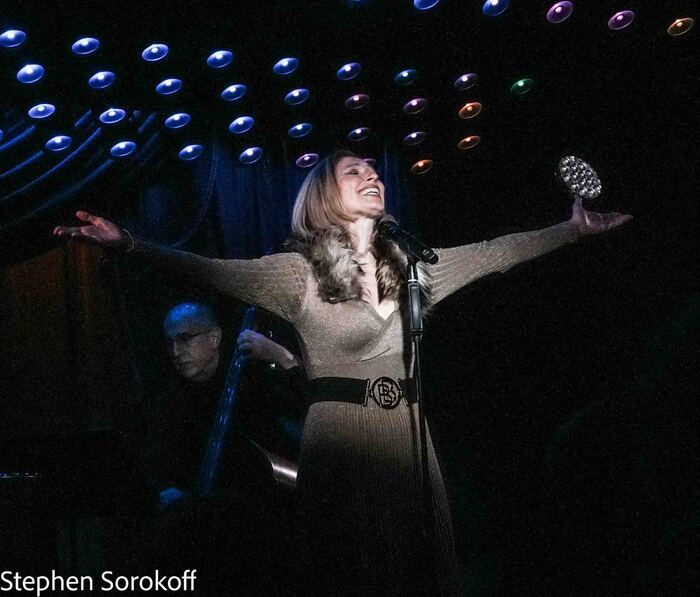 Review: Jamie deRoy Marks 35 Years of JAMIE DEROY & FRIENDS Image