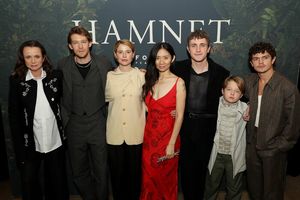 Emily Watson, Joe Alwyn, Jessie Buckley, Chloe Zhao (Director, Writer), Paul Mescal, Jacobi Jupe and Noah Jupe @ BroadwayWorld Emily Watson, Joe Alwyn, Jessie Buckley, Chloe Zhao (Director, Writer), Paul Mescal, Photo