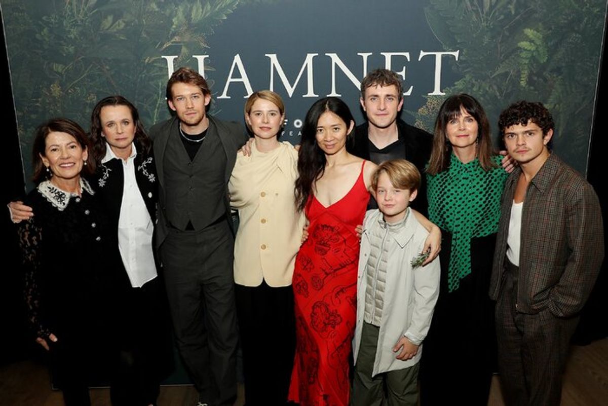 Pippa Harris (Producer), Emily Watson, Joe Alwyn, Jessie Buckley, Chloe Zhao (Director, Writer), Paul Mescal, Jacobi Jupe, Liza Marshall (Producer) and Noah Jupe at 