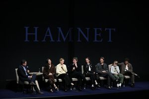 Dave Karger (Moderator), Chloe Zhao (Director, Writer), Jessie Buckley, Paul Mescal, Emily Watson, Joe Alwyn, Jacobi Jupe and Noah Jupe @ BroadwayWorld Dave Karger (Moderator), Chloe Zhao (Director, Writer), Jessie Buckley, Paul Mescal, Photo