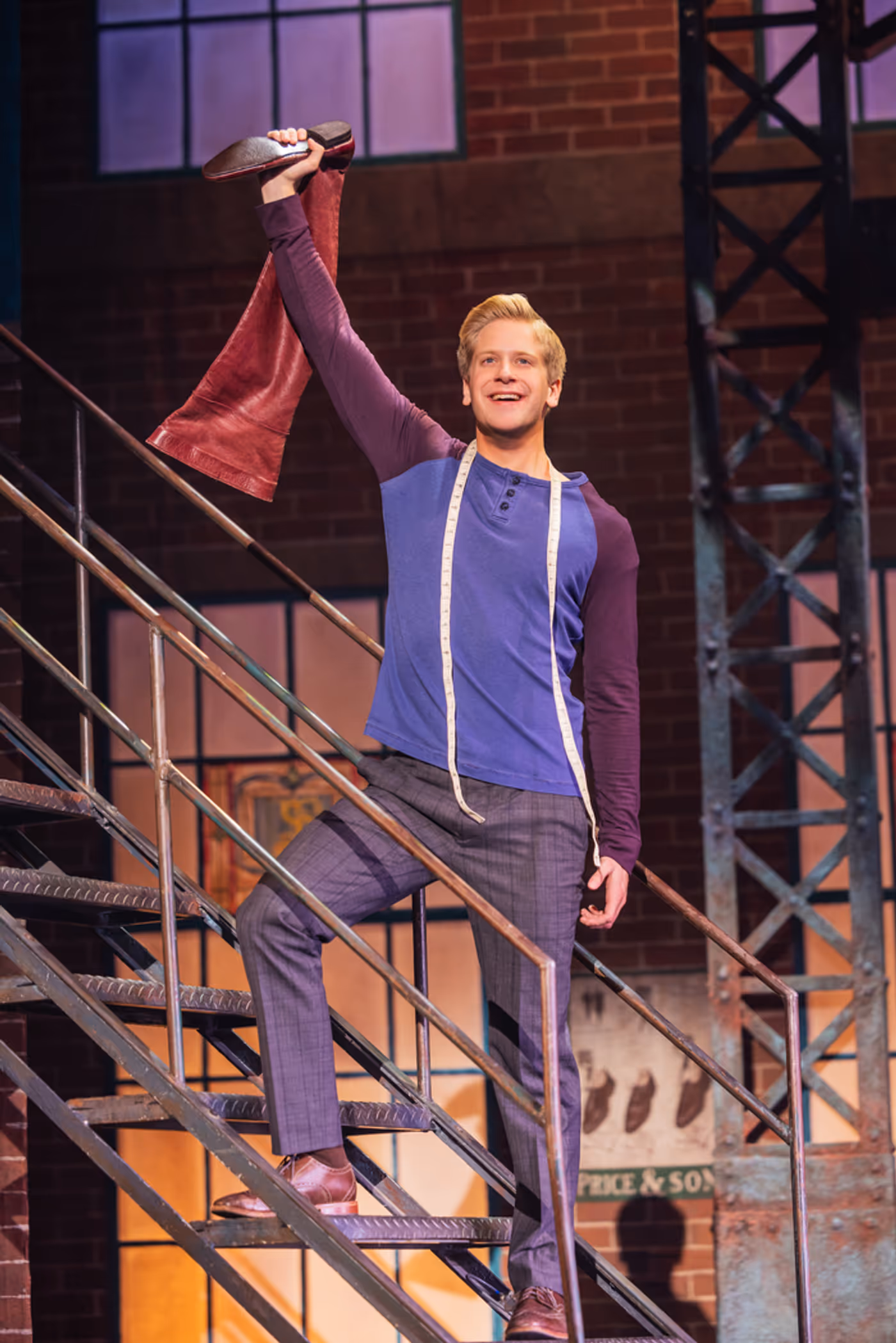 Photos: Omari Collins, Noah Silverman and More in KINKY BOOTS North American Tour  Image