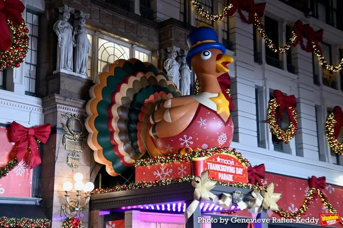 Photos: Jonathan Groff, Sarah Hyland and More Rehearse for Macy’s Thanksgiving Day Parade 2025  Image