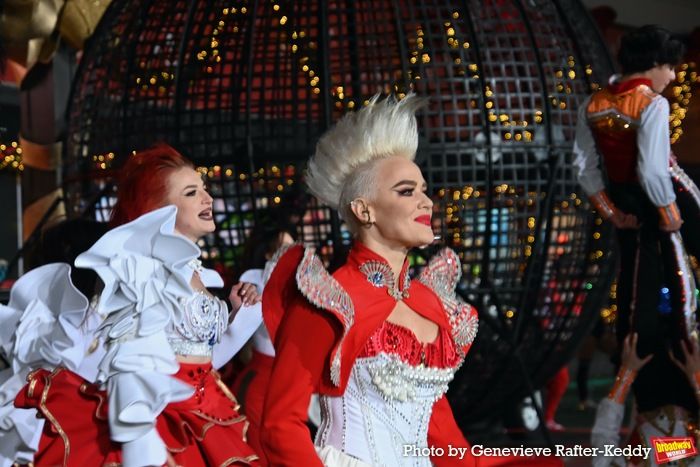 Photos: Jonathan Groff, Sarah Hyland and More Rehearse for Macy’s Thanksgiving Day Parade 2025  Image