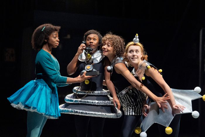 Photos: BALLET SHOES At National Theatre — photo 3 of 18