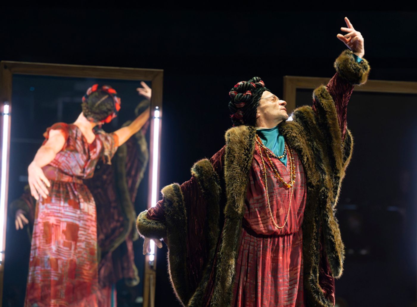 Photos: BALLET SHOES At National Theatre  Image