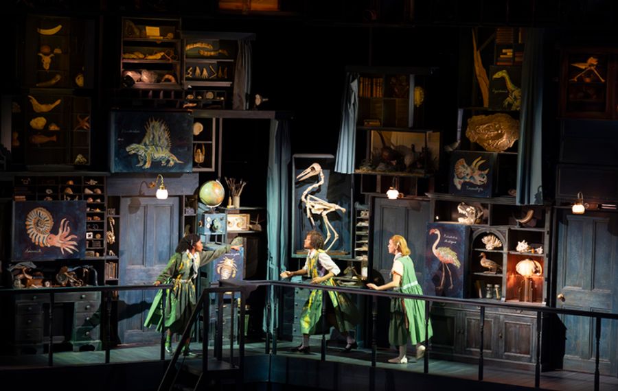 Photos: BALLET SHOES At National Theatre  Image
