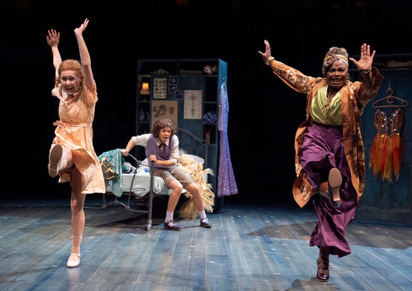 Photos: BALLET SHOES At National Theatre  Image