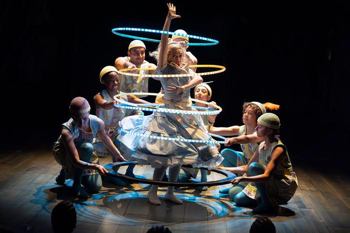 Photos: BALLET SHOES At National Theatre — photo 17 of 18