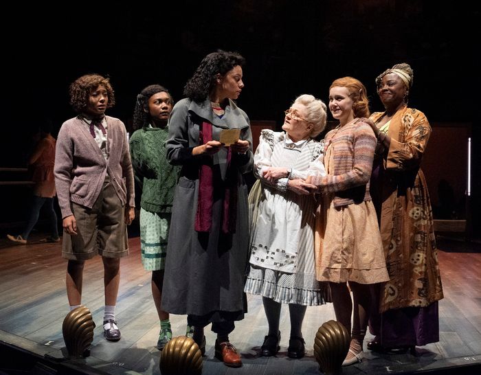 Photos: BALLET SHOES At National Theatre — photo 16 of 18