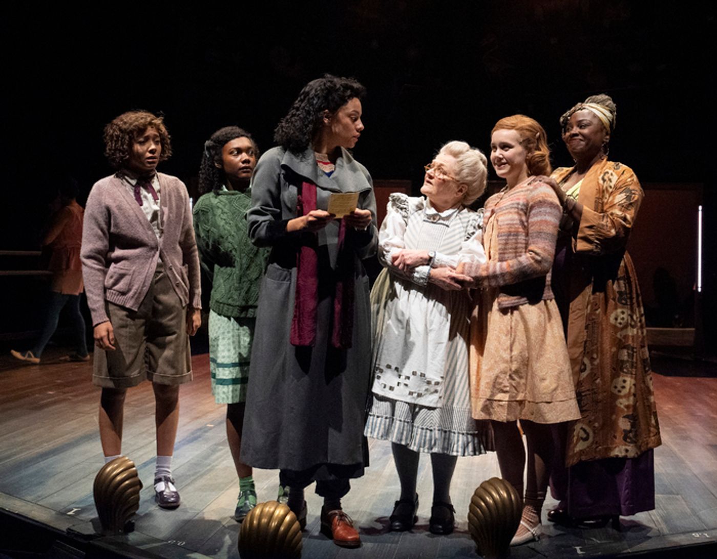 Photos: BALLET SHOES At National Theatre  Image