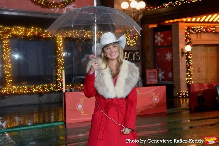 Photos: Jonathan Groff, Sarah Hyland and More Rehearse for Macy’s Thanksgiving Day Parade 2025  Image
