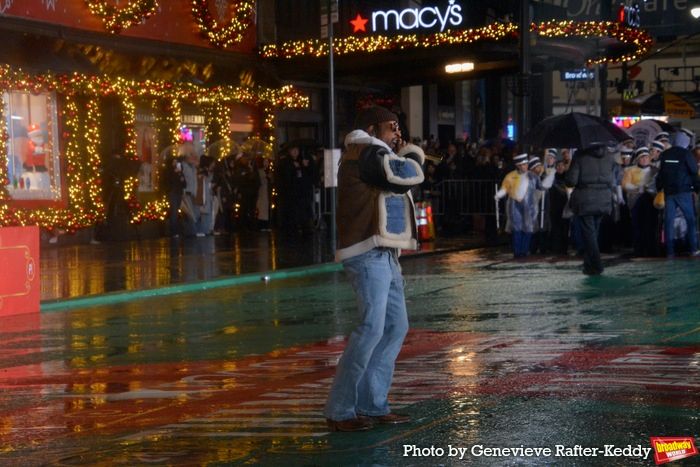 Photos: Jonathan Groff, Sarah Hyland and More Rehearse for Macy’s Thanksgiving Day Parade 2025  Image
