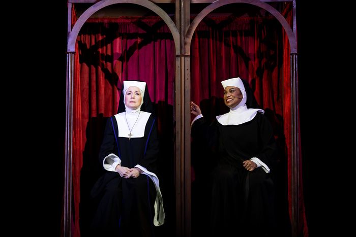 Photos/Video: SISTER ACT at Drury Lane Theatre — photo 1 of 11