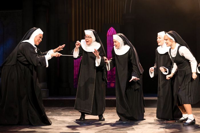 Photos/Video: SISTER ACT at Drury Lane Theatre — photo 10 of 11