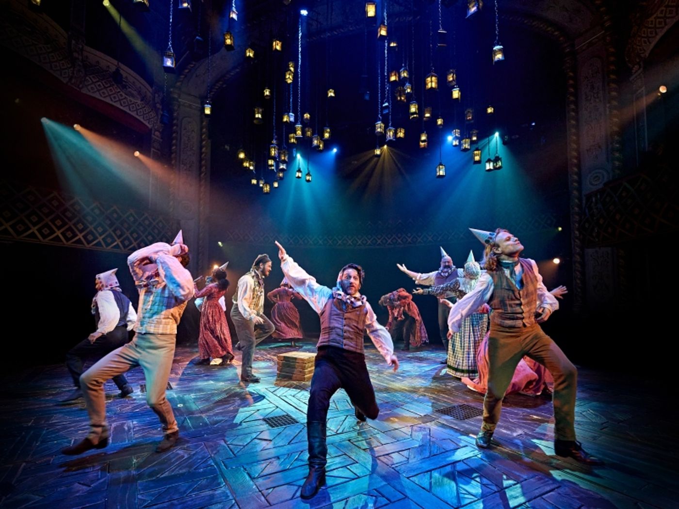 Review: A CHRISTMAS CAROL, Starring Paul Hilton  Image