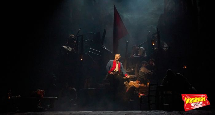 PHOTOS: LOS MISERABLES se presenta en el Teatro Apolo de Madrid  Image