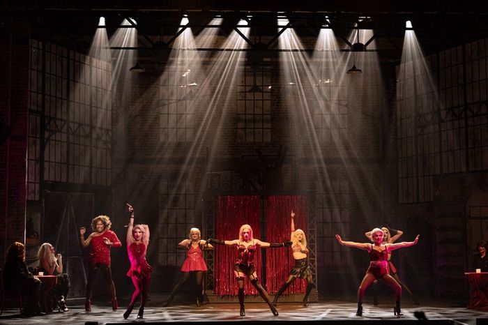 Photos: KINKY BOOTS First-Ever French Production Brussels — photo 3 of 4